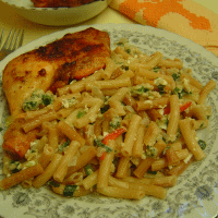 Fideo Phutti (macaroni with cheese and eggs)